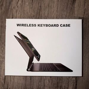 iPad Case with Backlit Keyboard – Magnetic, White